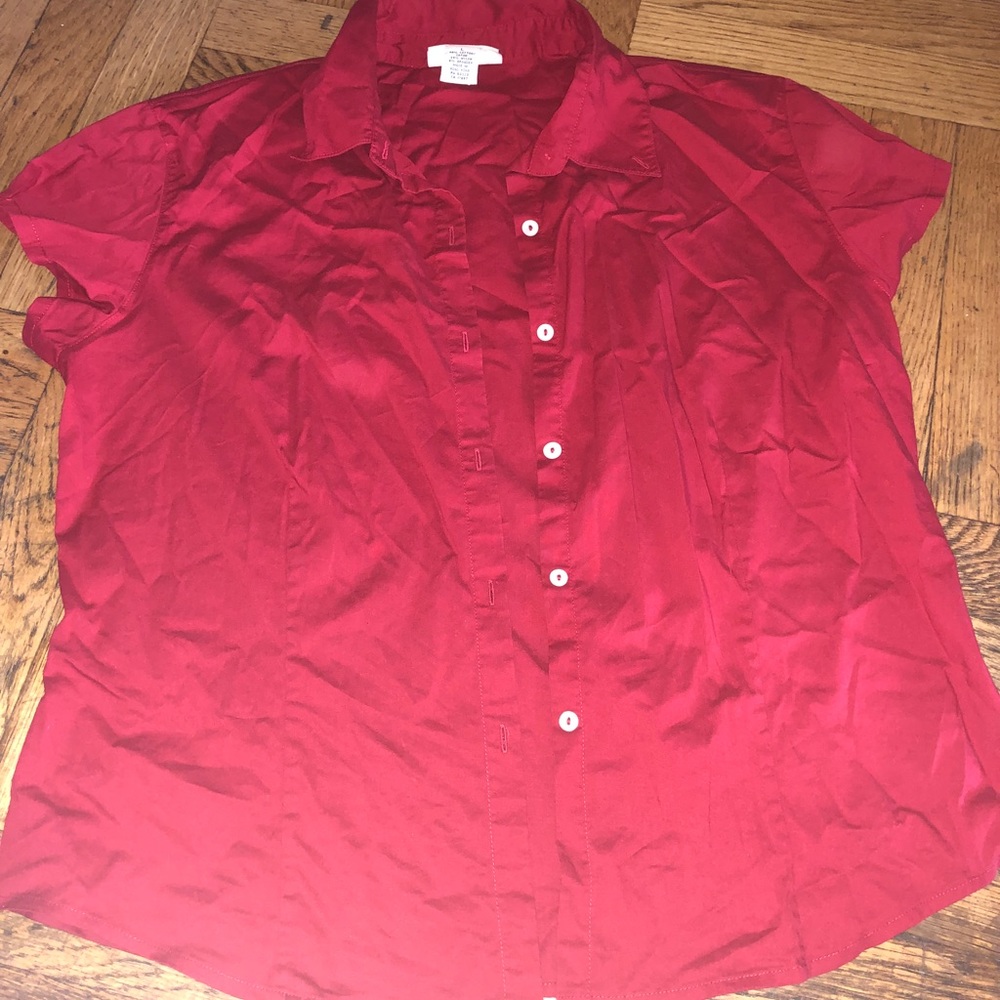 ⭐️⭐️RED BANANA REPUBLIC BUTTON UP⭐️⭐️